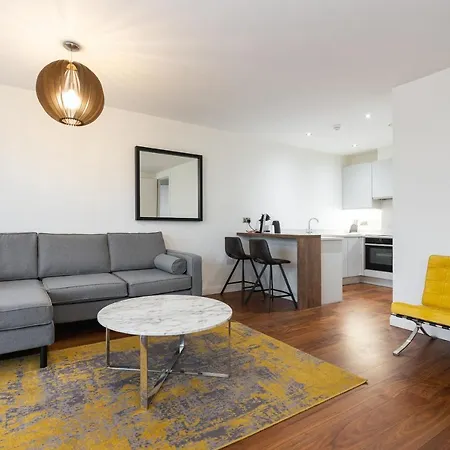 Fernbank One דירה